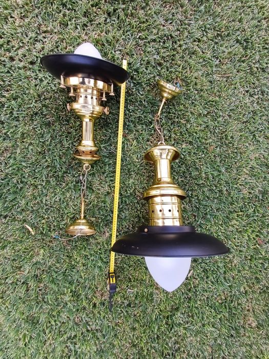 Candeeiros naúticos na marina Cascais