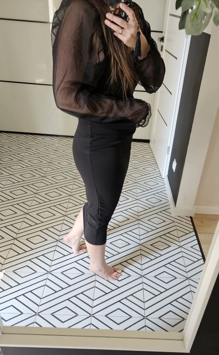 Nowa, czarna sukienka damska  Boohoo z transparentnymi rękawami – e