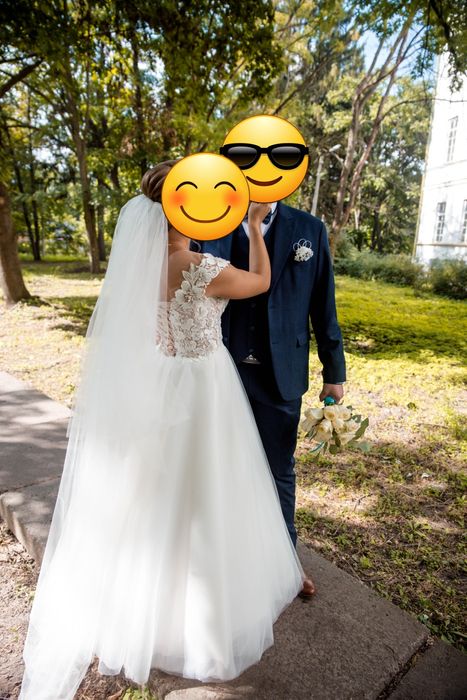 Весільна сукня і фата