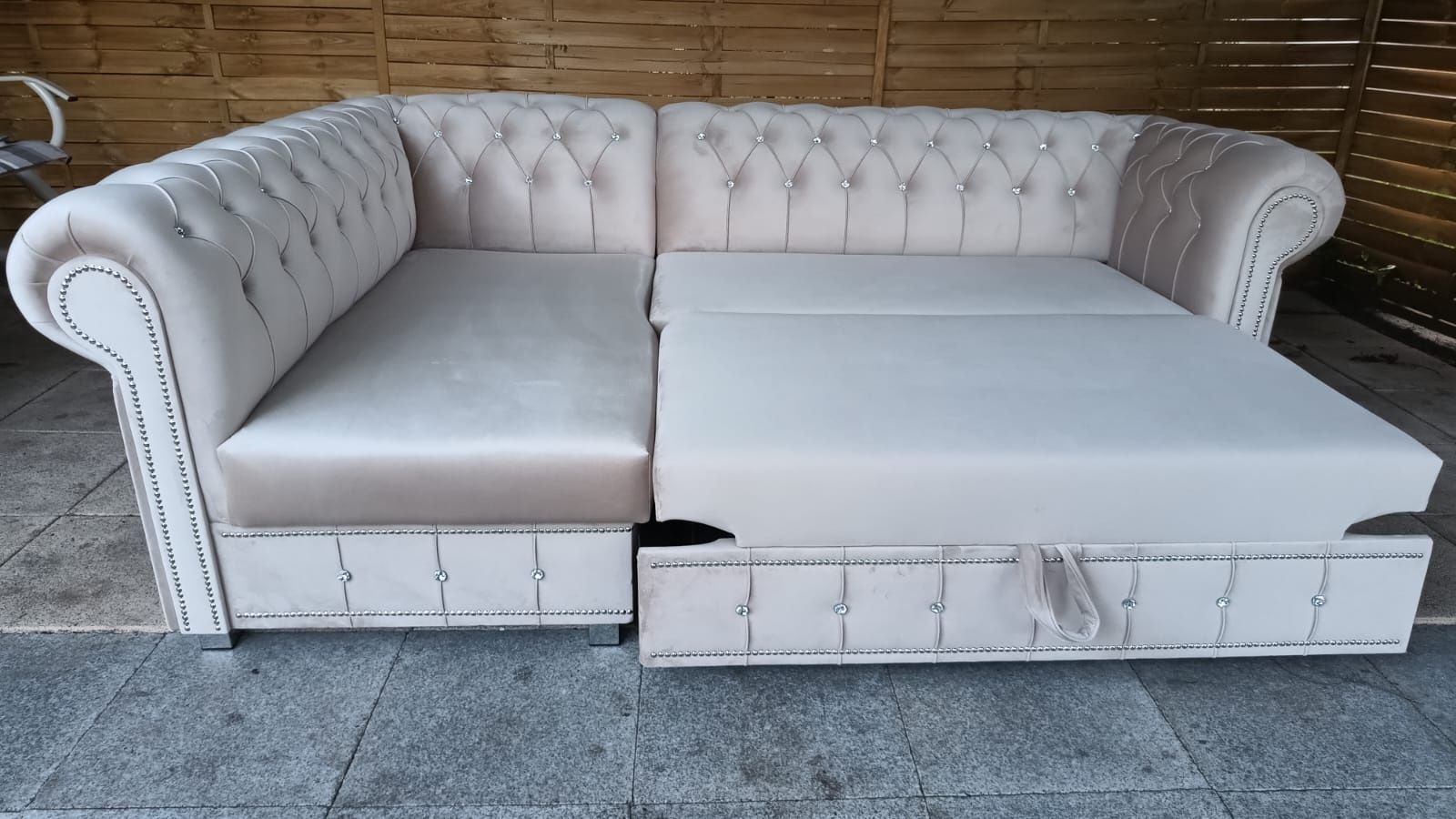 Sofa Chesterfield IV III II I. Narożnik.