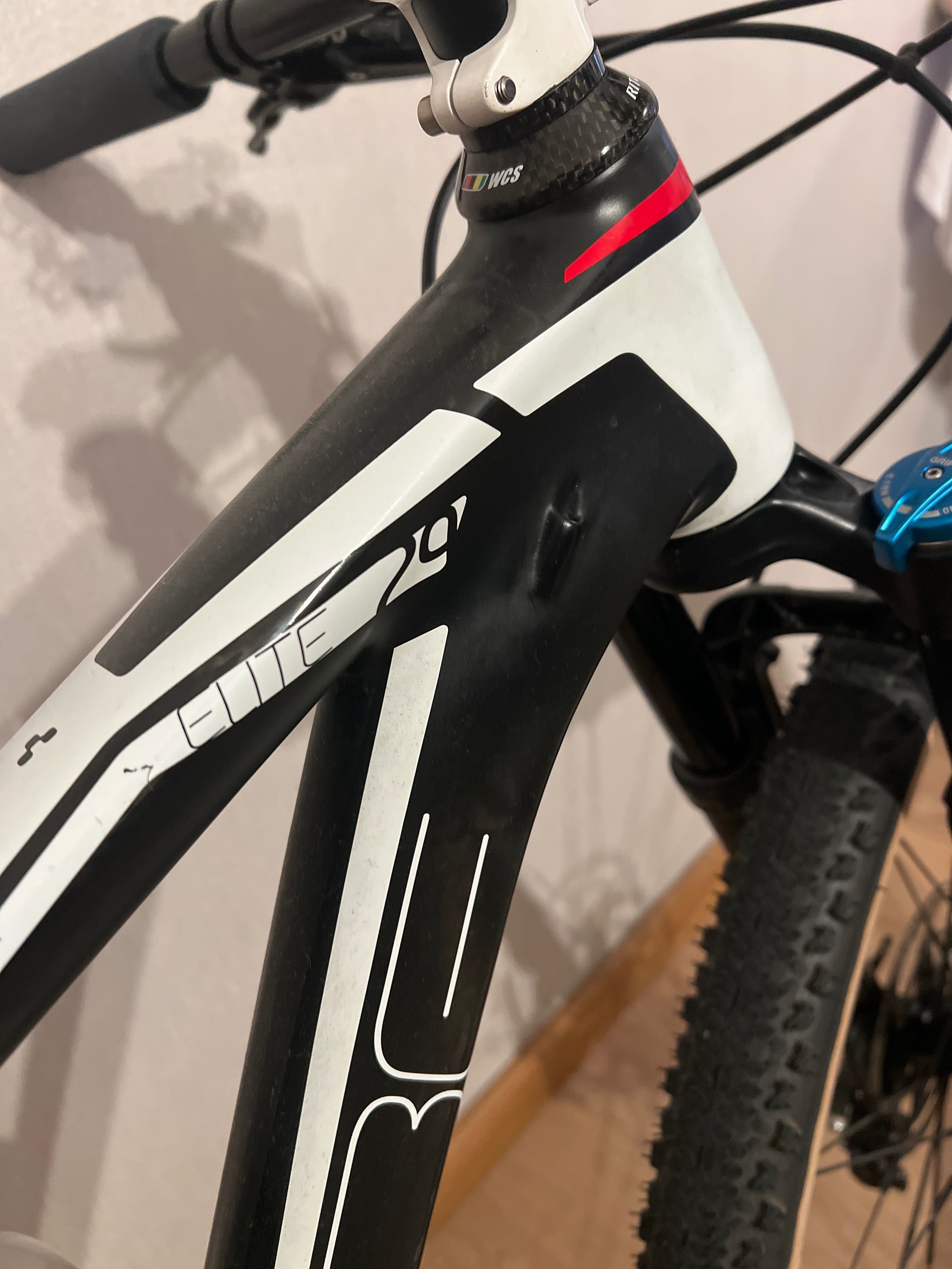 Bicicleta cube suspensão fox