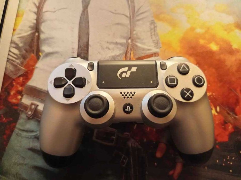 Playstation 4 Pro 1TB 4K HDR Branca Ediçao Especial C/ Comando E Jogos