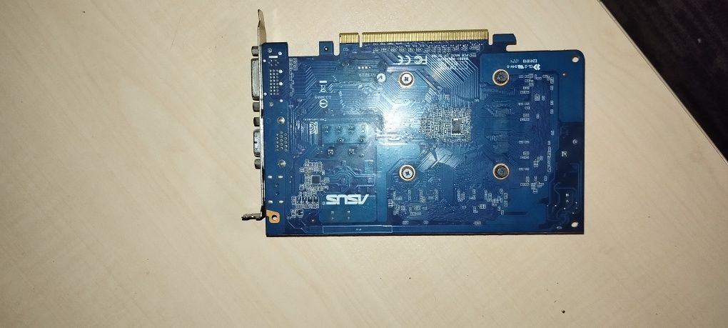 Видеокарта GTX440 1Gb