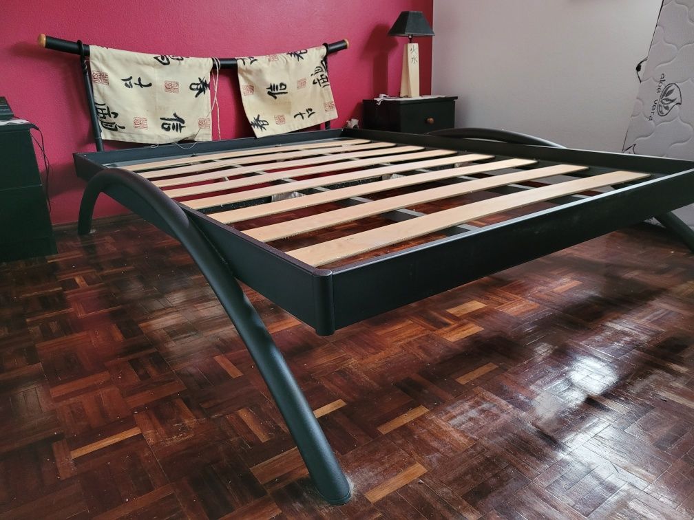 Cama de casal com estrado