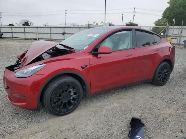Продам Tesla Y 2024