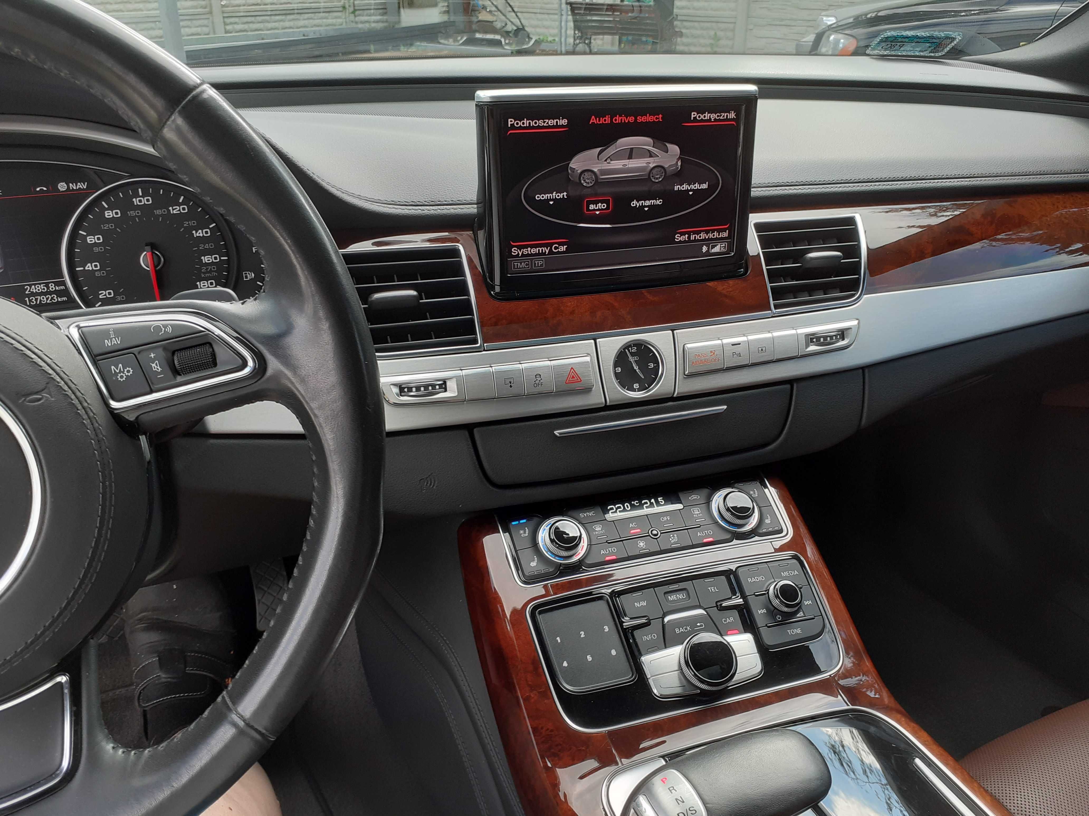 AUDI A8 4.2 Quattro . Stan BDB