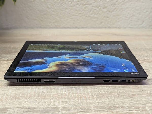 Продам стильний ноутбук-трансформер Sony VAIO з сенсорним екраном