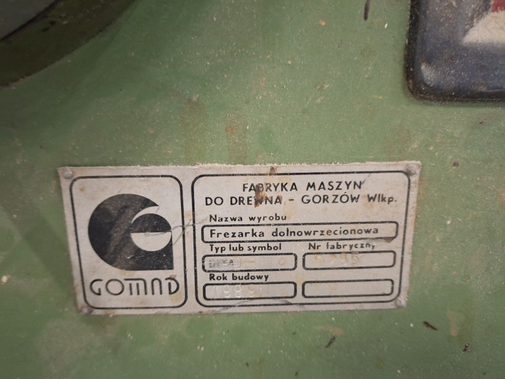 Frezarka Frezka dolnowrzecionowa Gomad z posuwem posuw