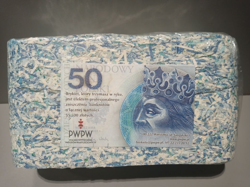 Brykiet z banknotów 50 złotych - 55 tysięcy