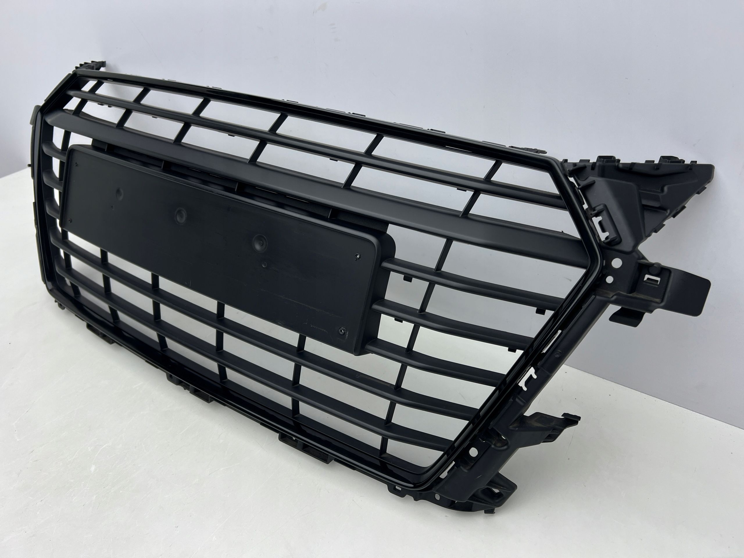 Audi TT Iii 8S Atrapa Grill Zderzaka Przedniego przód oryginał 14