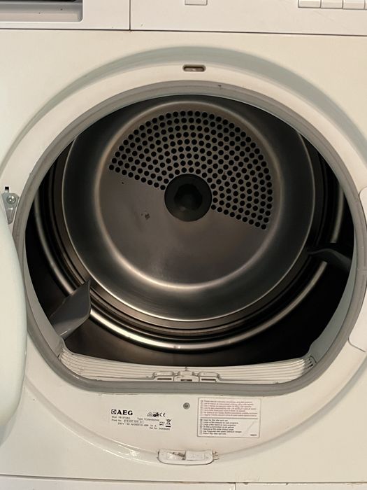 Сушильна машина Aeg