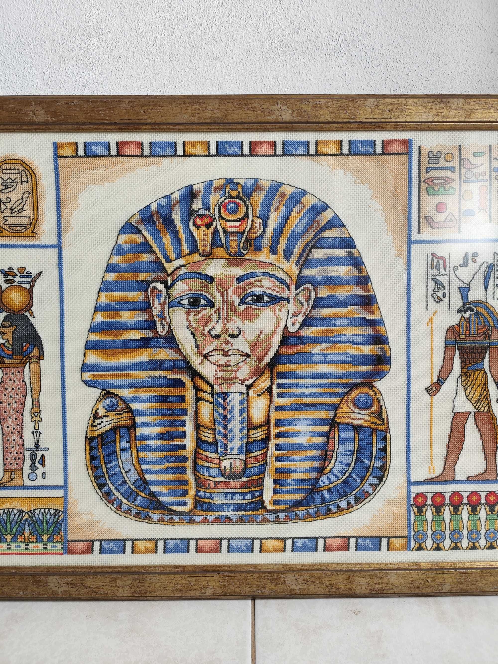 Quadro em ponto cruz, Tutankamon, deuses do Egipto e escrita egípcia.