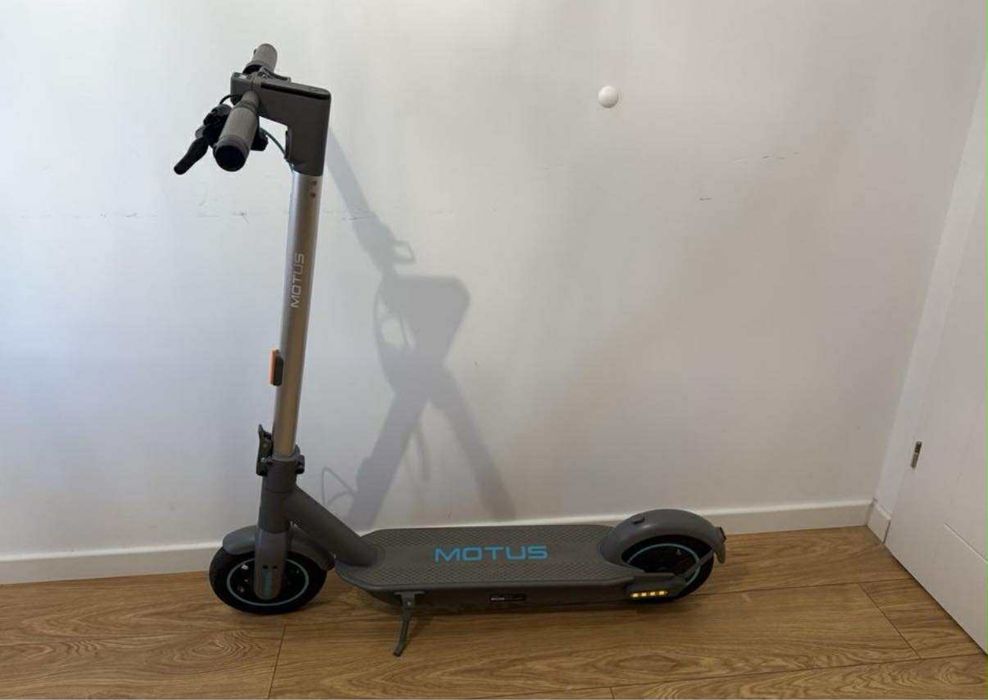 Hulajnoga elektryczna motus