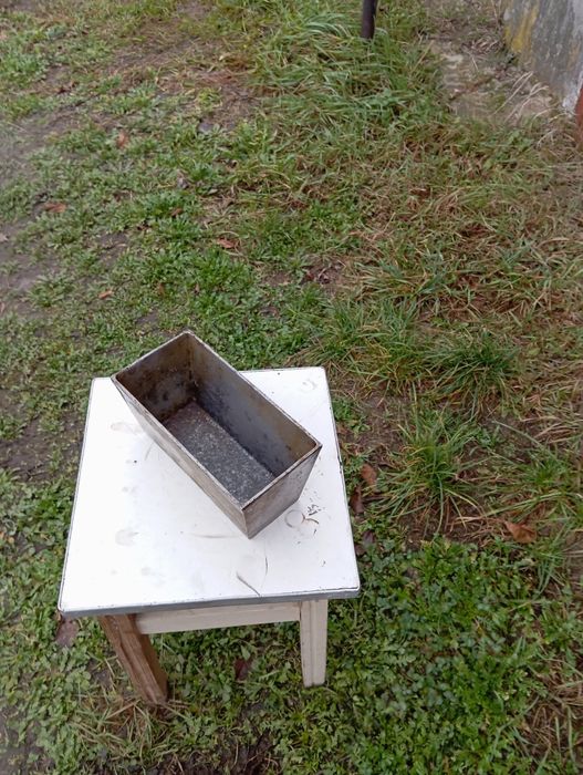 Продам бачок харчовий5літрів.