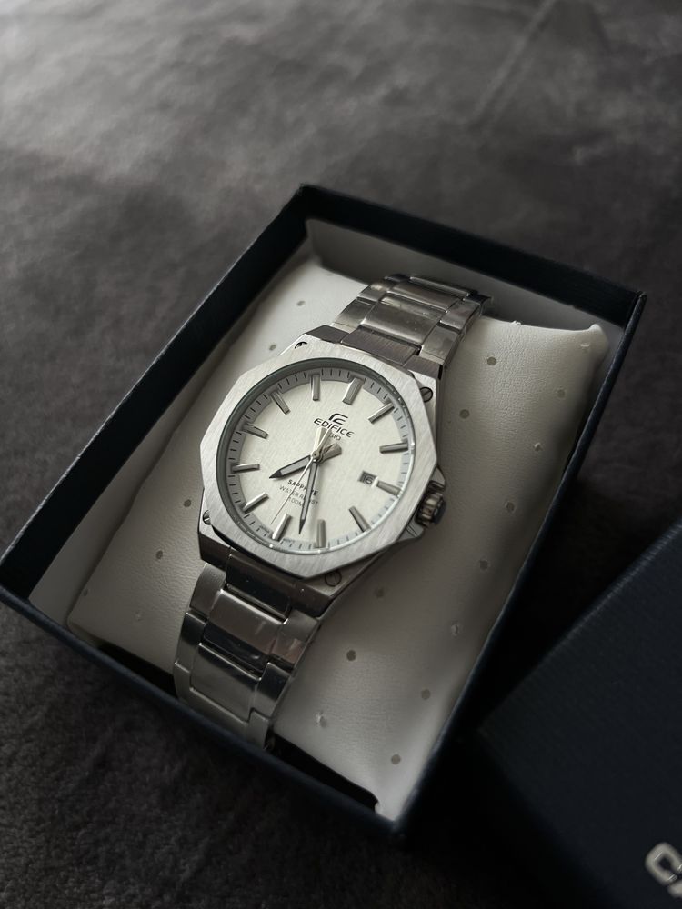 Годинник Casio Edifice EFR-S108D