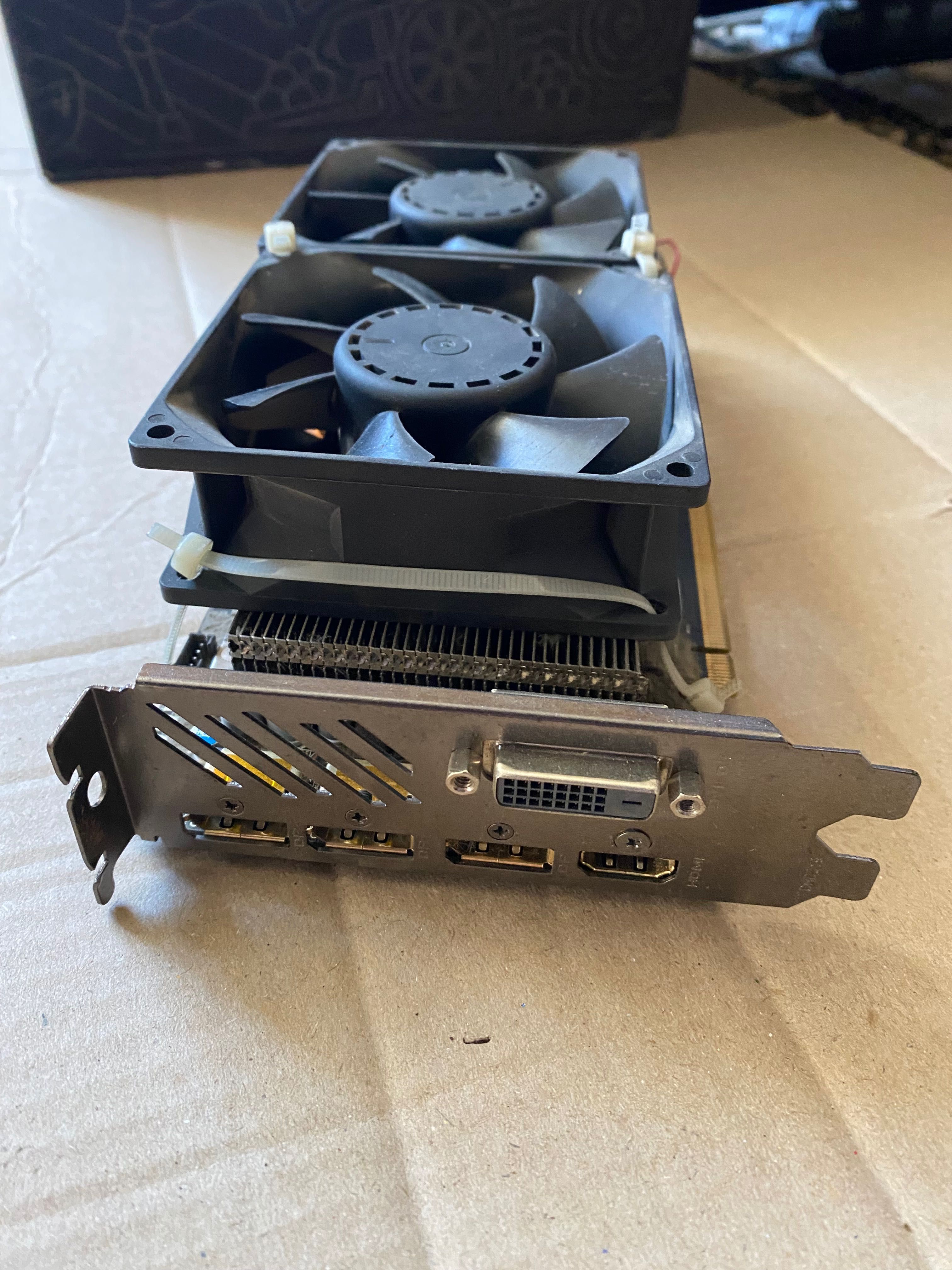 Відеокарта gigabite rx580