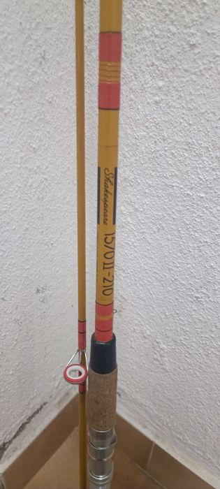 Cana de pesca Shakespeare 2.10m
Com carreto
4.20M
Acção 40-100g
Cana r