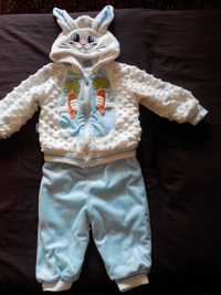 Нарядный тёплый костюм "зайка"и комбез "жирафчик" для малыша.