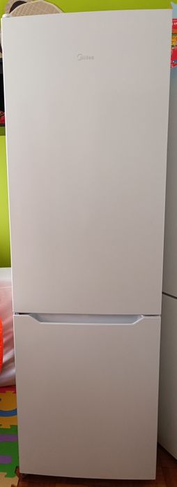 Frigorífico Combinado MIDEA | No Frost | 188cm | 310L