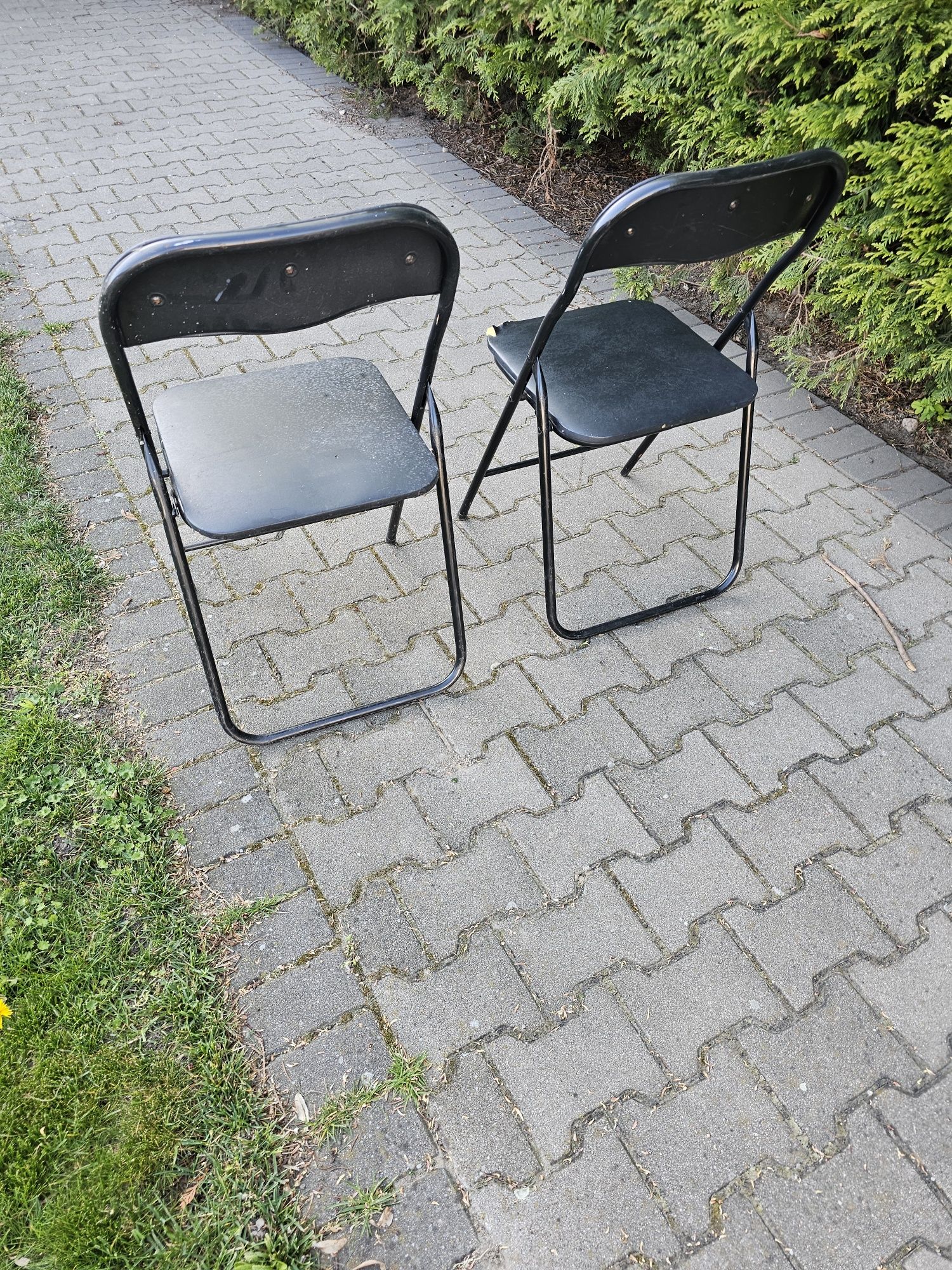 Krzesła czarne rozkladane