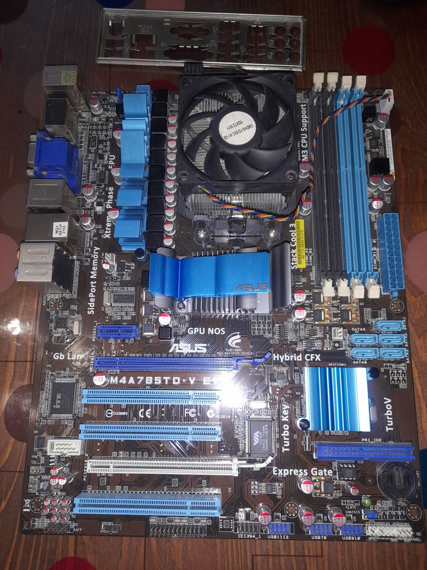 Материнська плата ASUS M4A785TD-V EVD з процесором і кулером