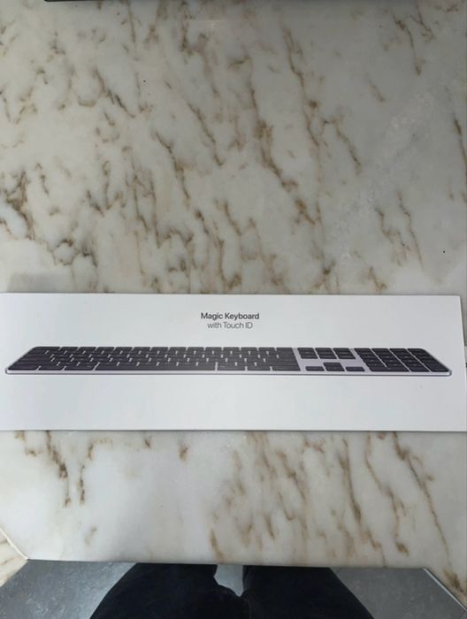 Magic Keyboard - Touch ID - Apple / semi novo