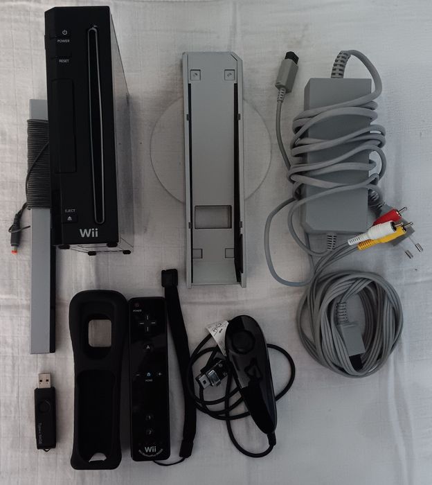 Conjunto Nintendo Wii Black + 39 jogos Wii