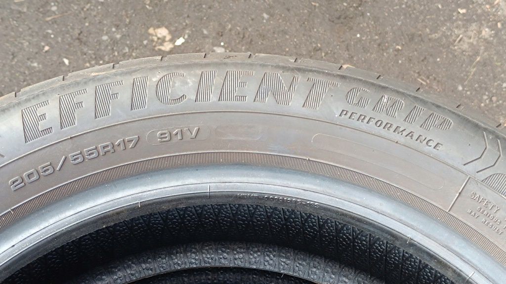 205/55R17 91V Goodyear EfficientGrip Performance