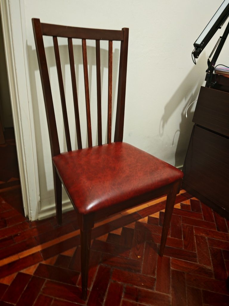 Mesa de jantar + 6 Cadeiras