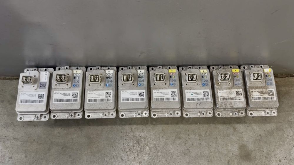 Tesla відновлення акумулятора 16V