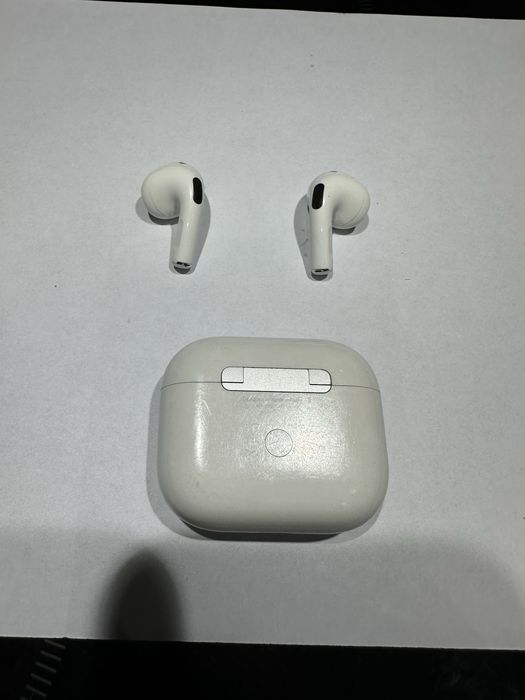 Słuchawki douszne APPLE AirPods III Biały (Etui z Lightning)