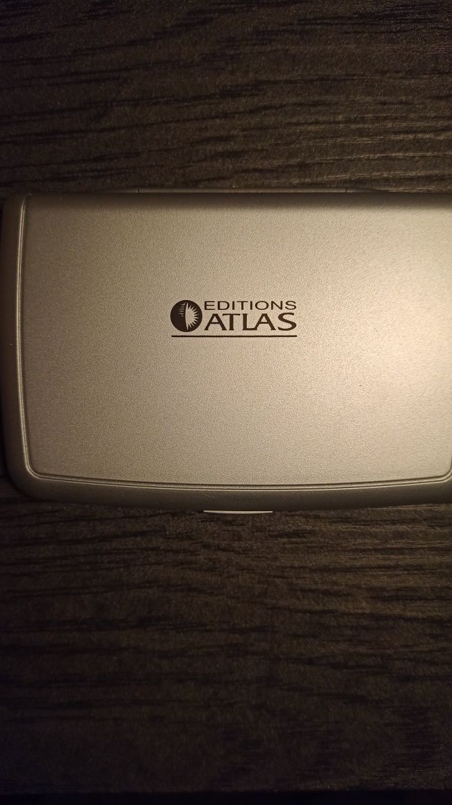 Editions 8 Atlas Translator