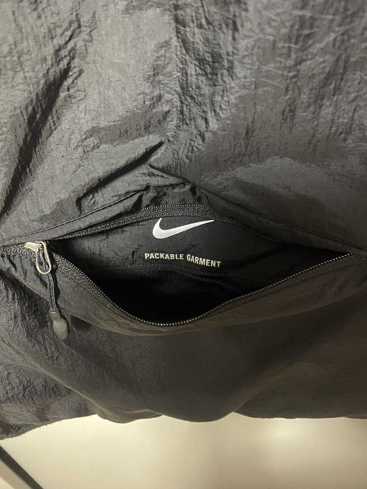 Ocieplana kamizelka, bezrekawnik Nike L, streetwear