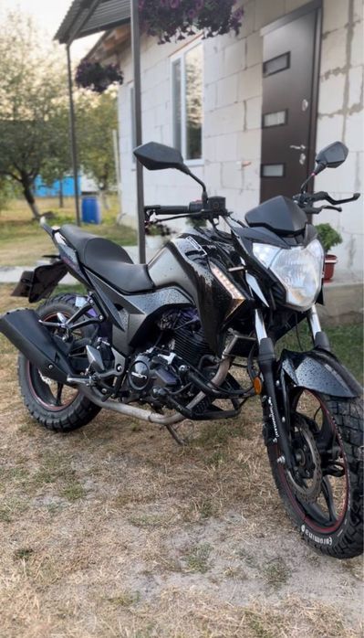 Потужний мотоцикл Geon CR6