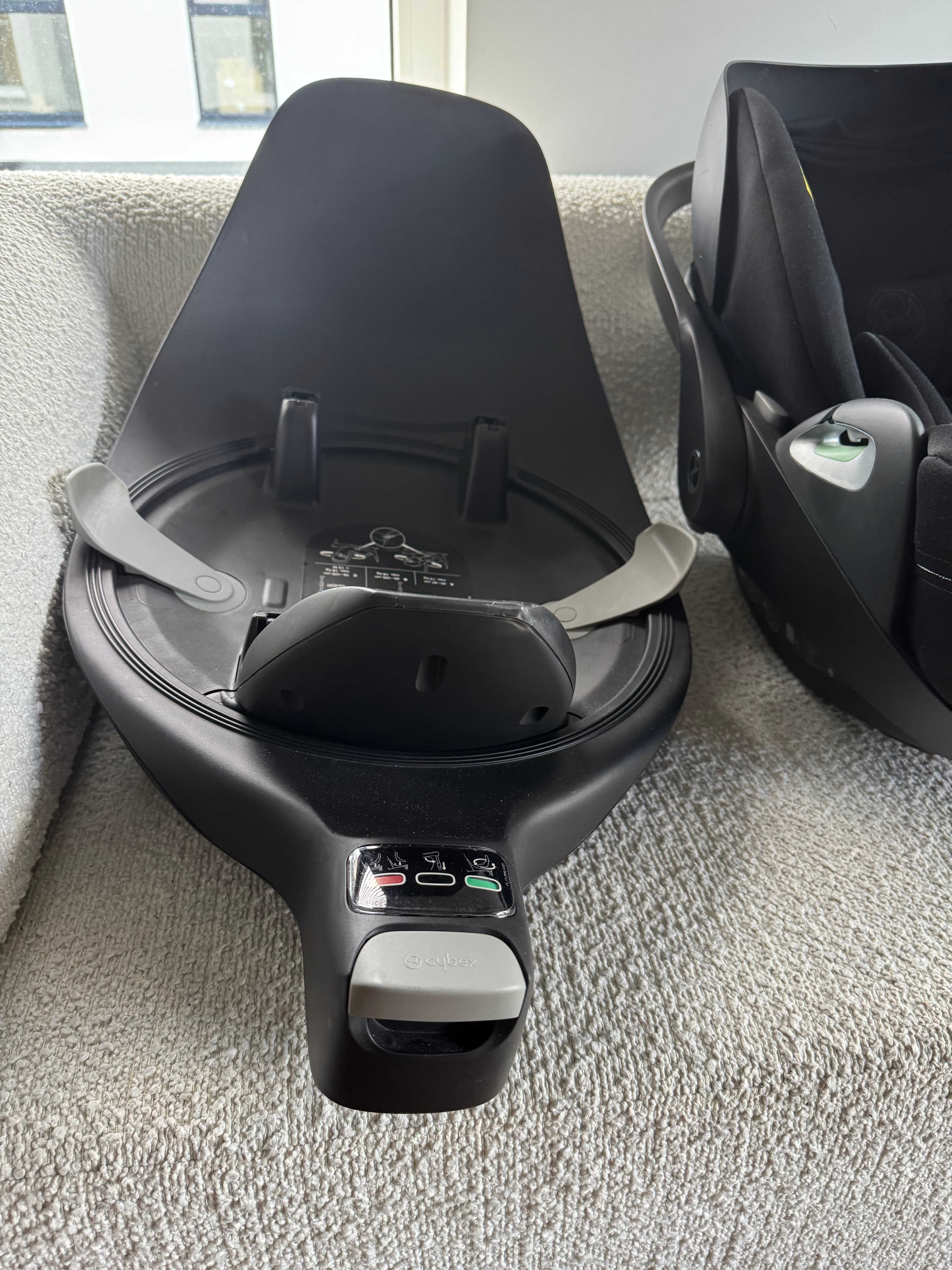 Cybex Cloud T i-size z bazą obrotową