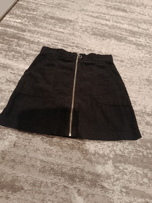 Spódnica struksowa w rozmiarze 140