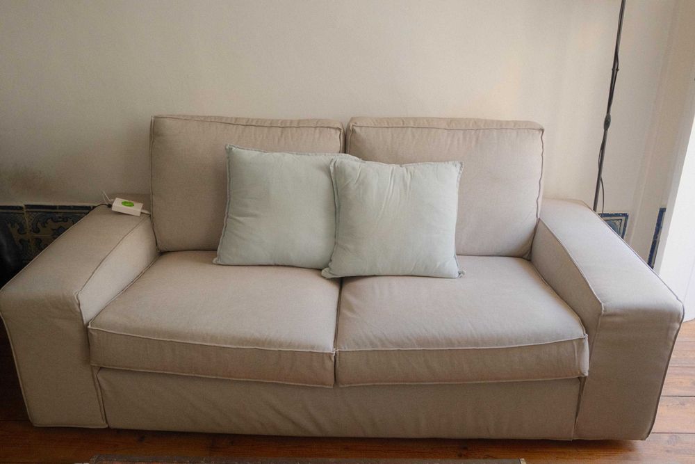 Sofá Ikea - Kivik de 2 lugares - Cinzento