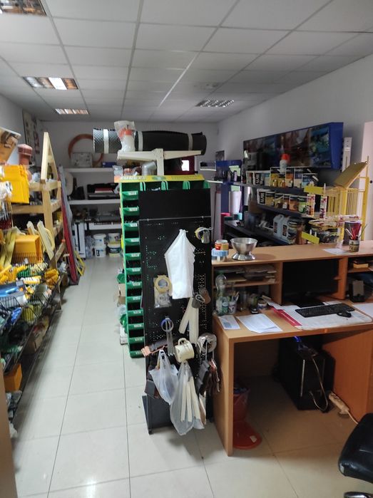 Działka utwardzona, ogrodzona, sklep, magazyn, garaż