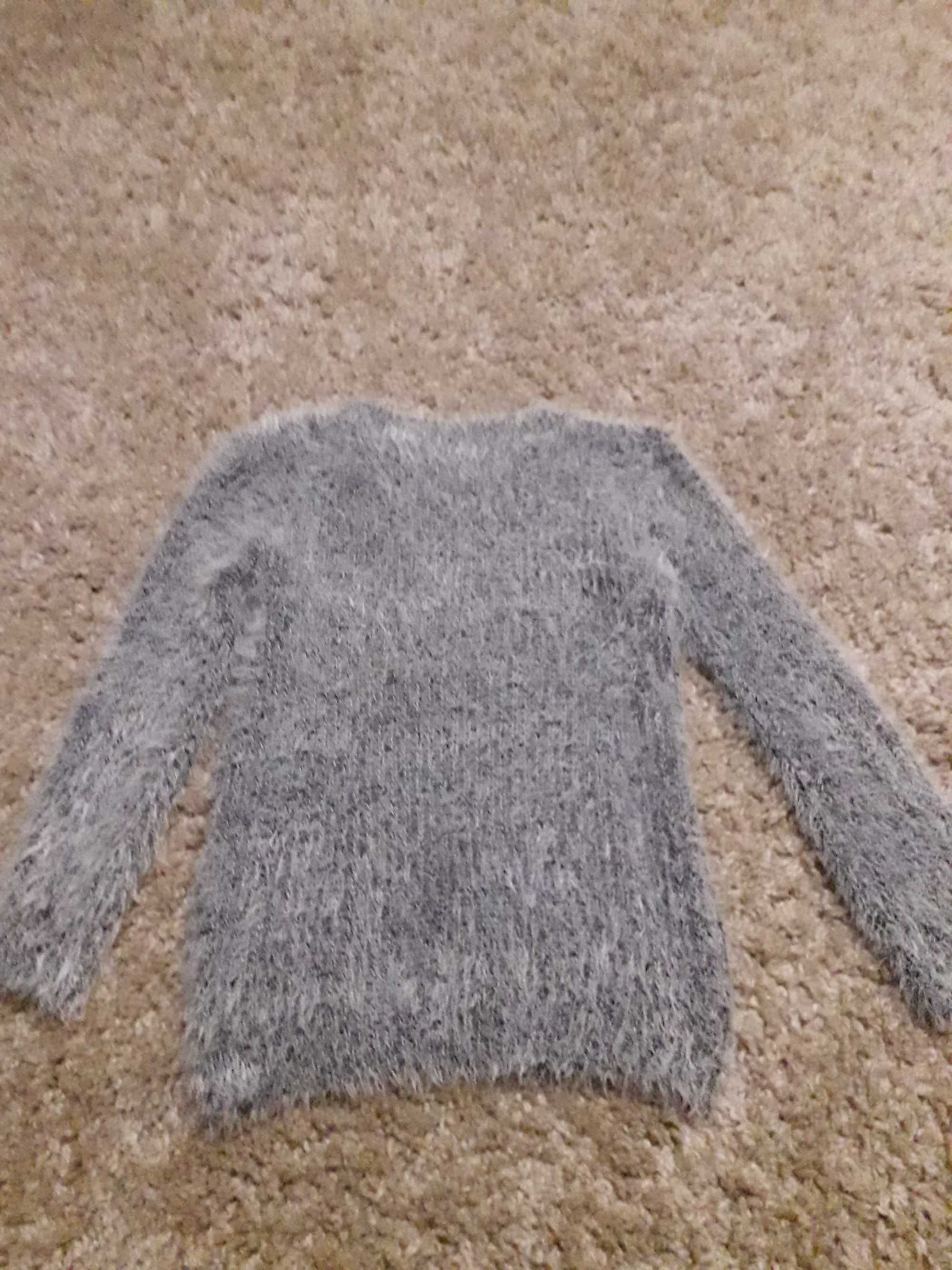 Продам женские свитера