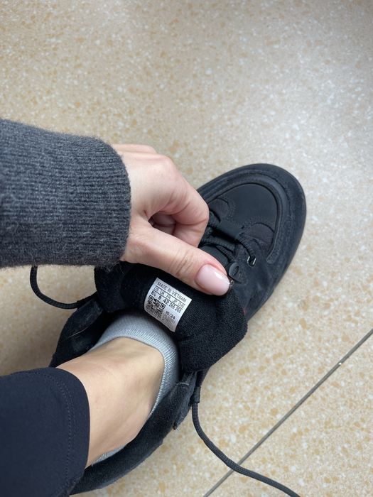 Крутезні adidas 42 (26-26.5) носились місяць