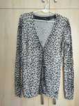 Sweterek w panterkę Guess rozmiar M/L z cekinami