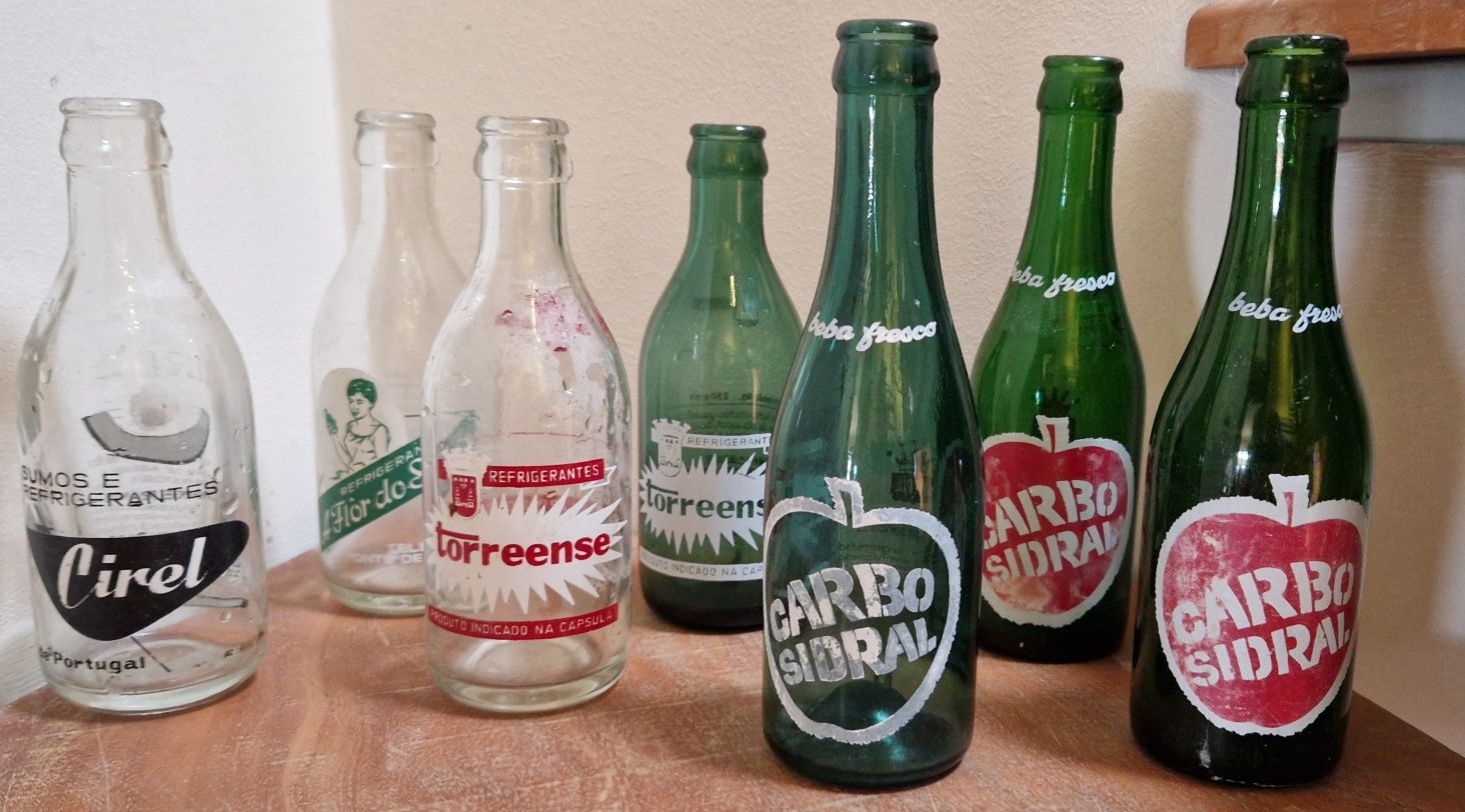 Várias garrafas antigas, preço unitário