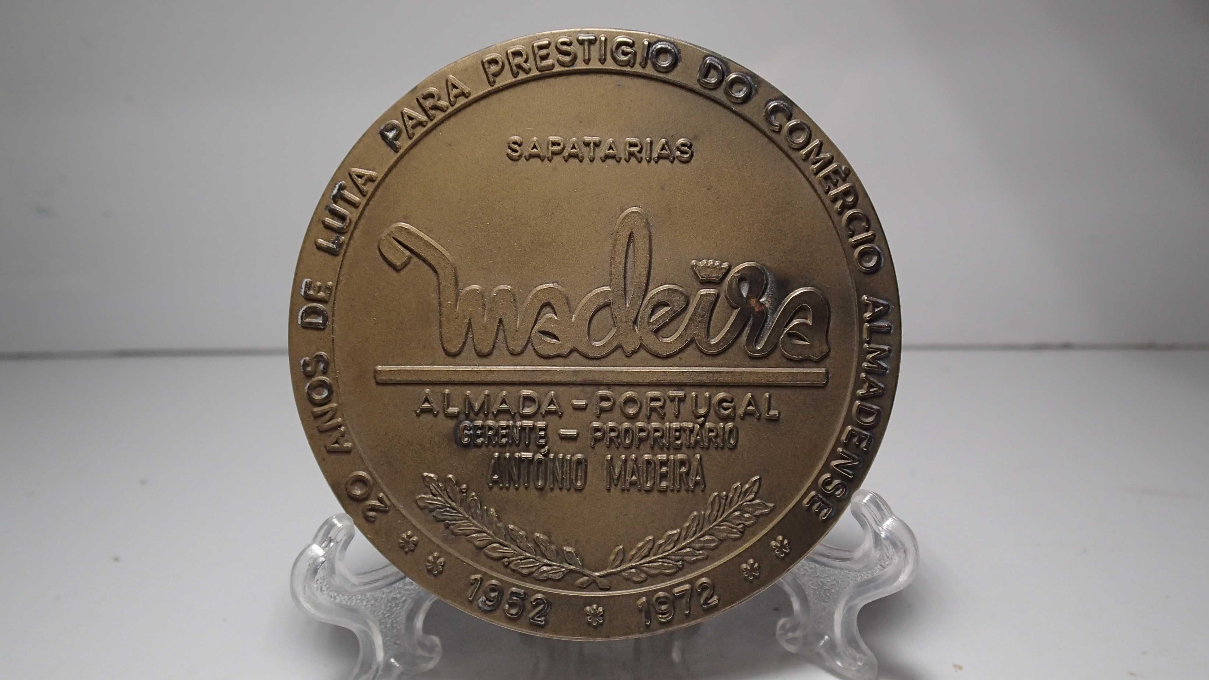 Medalha em Bronze das Sapatarias Madeira, Almada