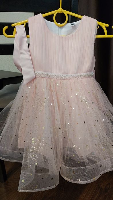 Святкова сукня ніжно-рожевого кольору, р. 100