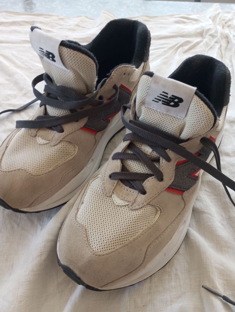 Ténis adulto New Balance modelo 57/40 número 40,5.
