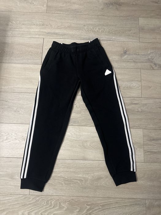 Nowe czarne spodnie dresowe Adidas rozmiar xs