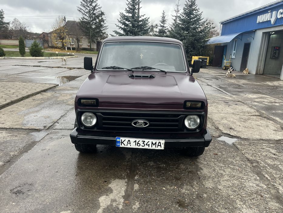 Продам ниву на полном боевом ходу