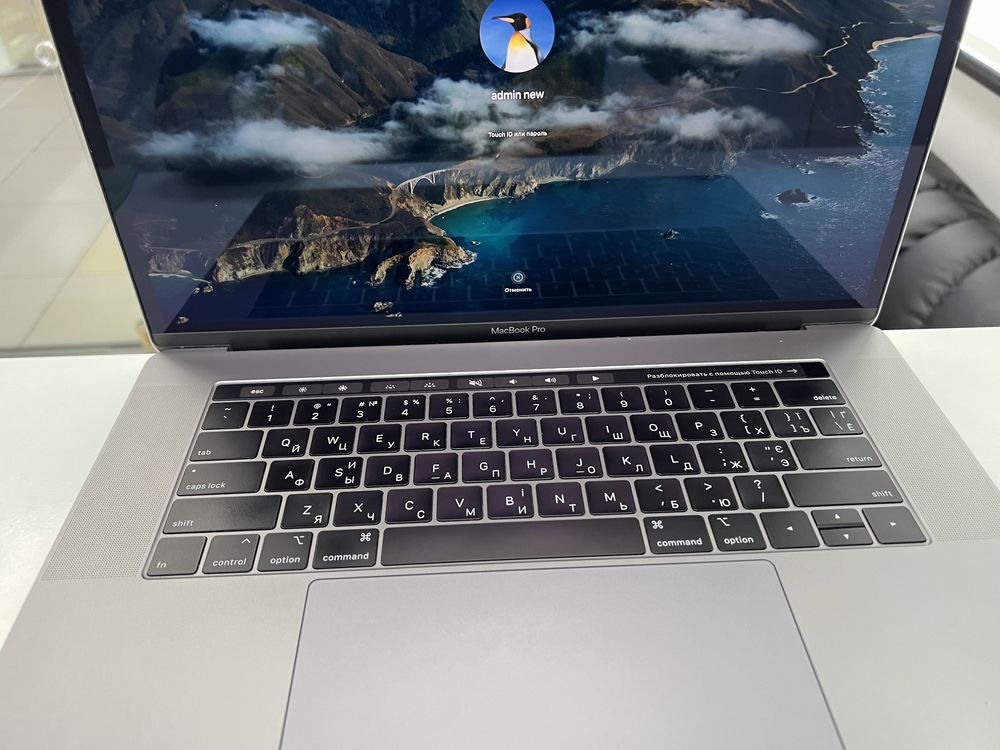 Apple MacBook pro 15 256 Gb 2018 ОЗУ 32 Gb