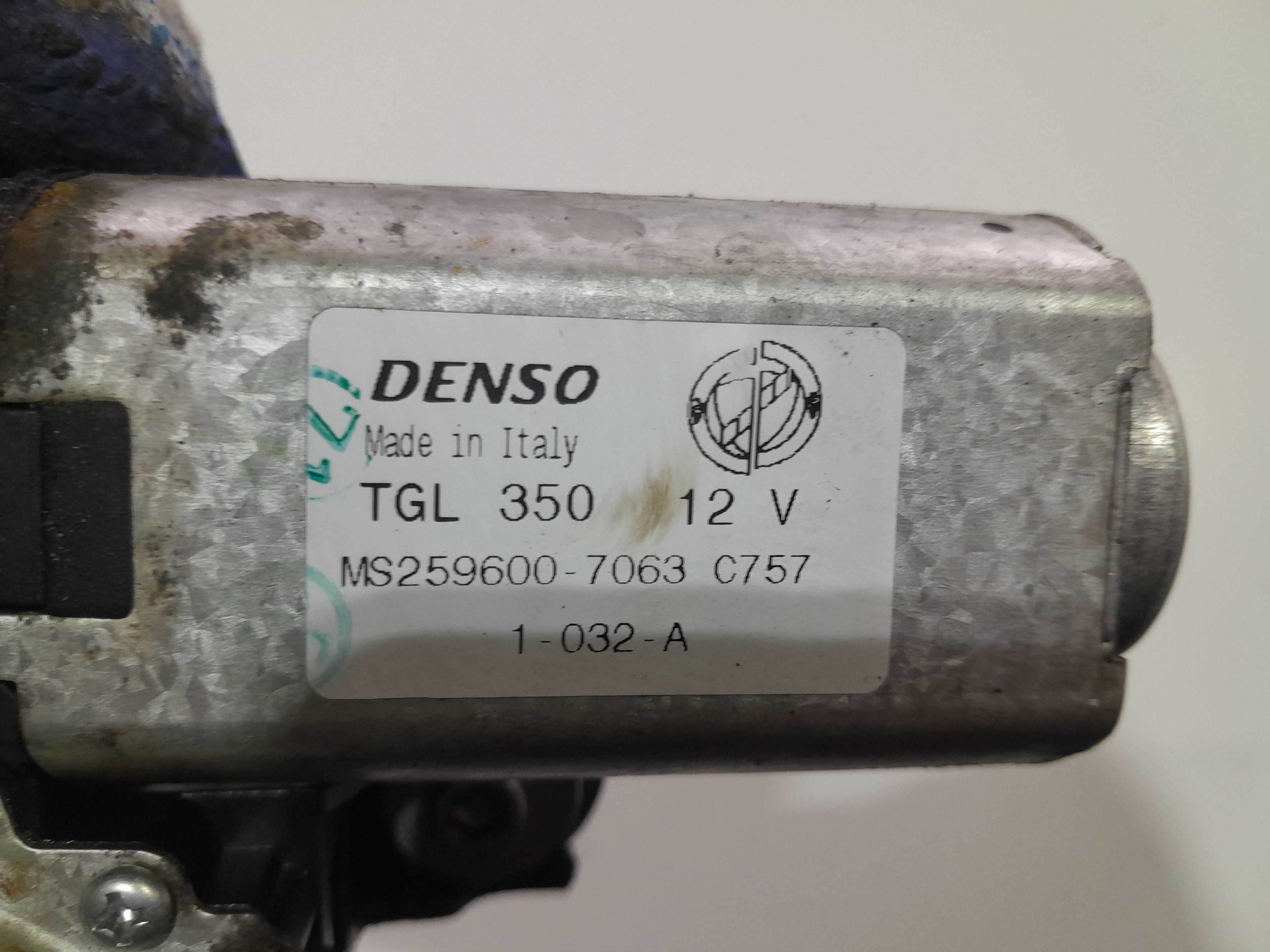Alfa Romeo 159 Silniczek Wycieraczki Tył Kombi