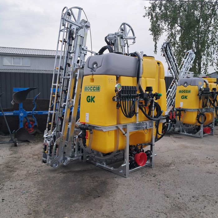 Opryskiwacz zawieszany hydrauliczny polowy Moccia 1000L 16m Włochy